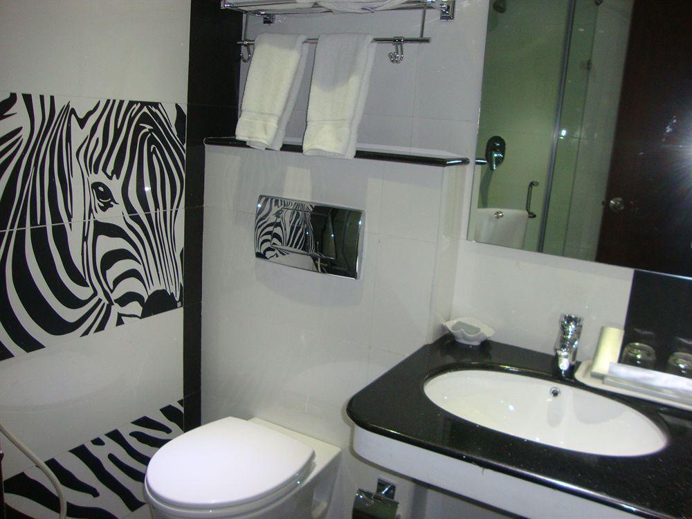 Treebo Trend J's Five Two Boutique Hotel 3*