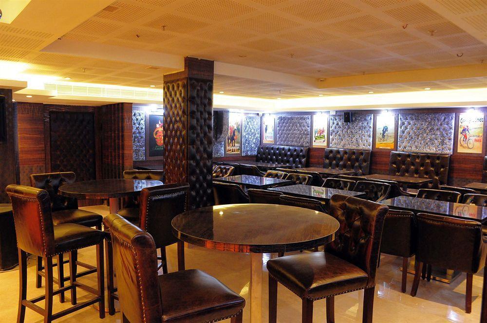 Treebo Trend J's Five Two Boutique Hotel 3*