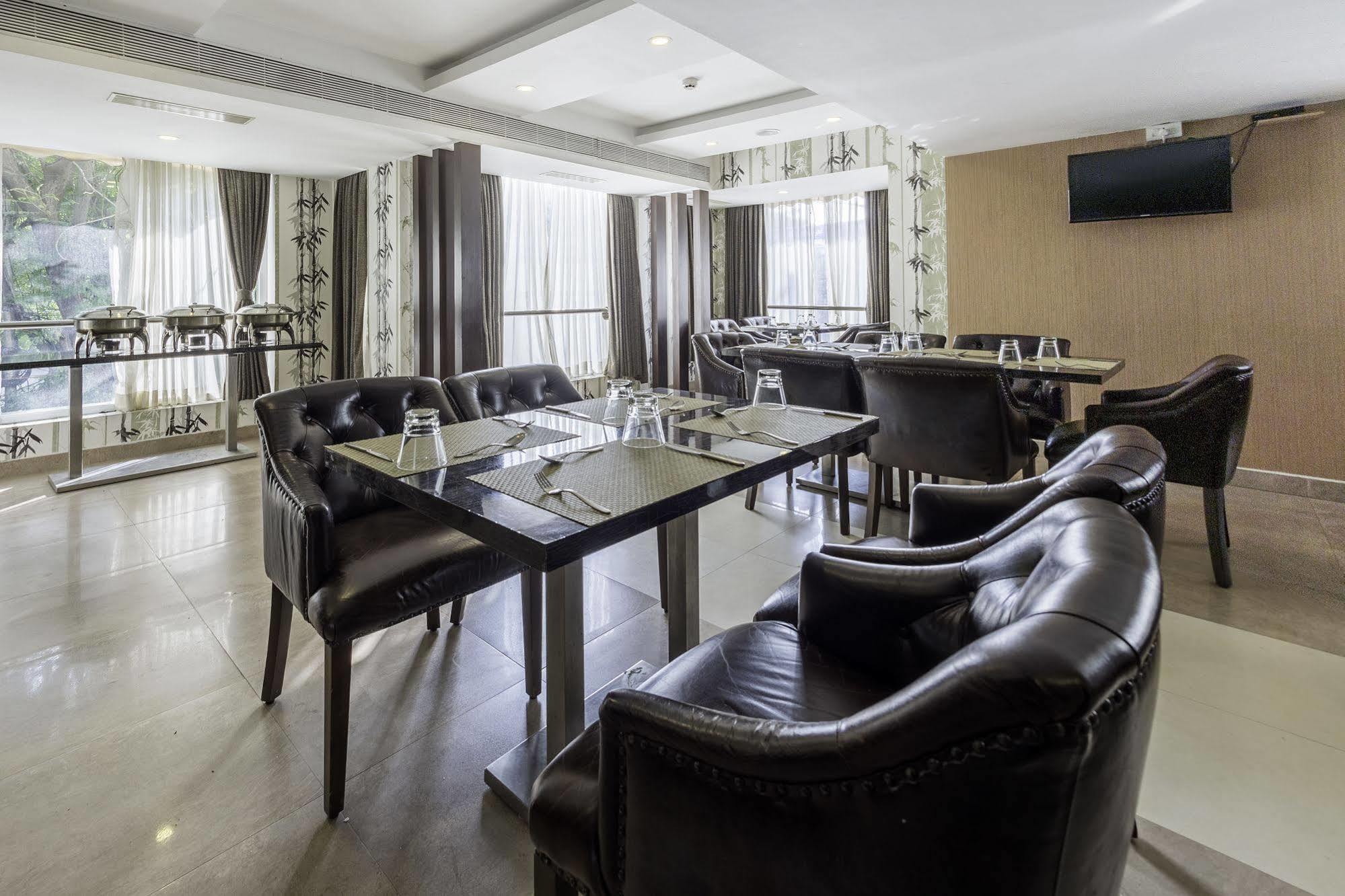 Treebo Trend J's Five Two Boutique 3* Chennai