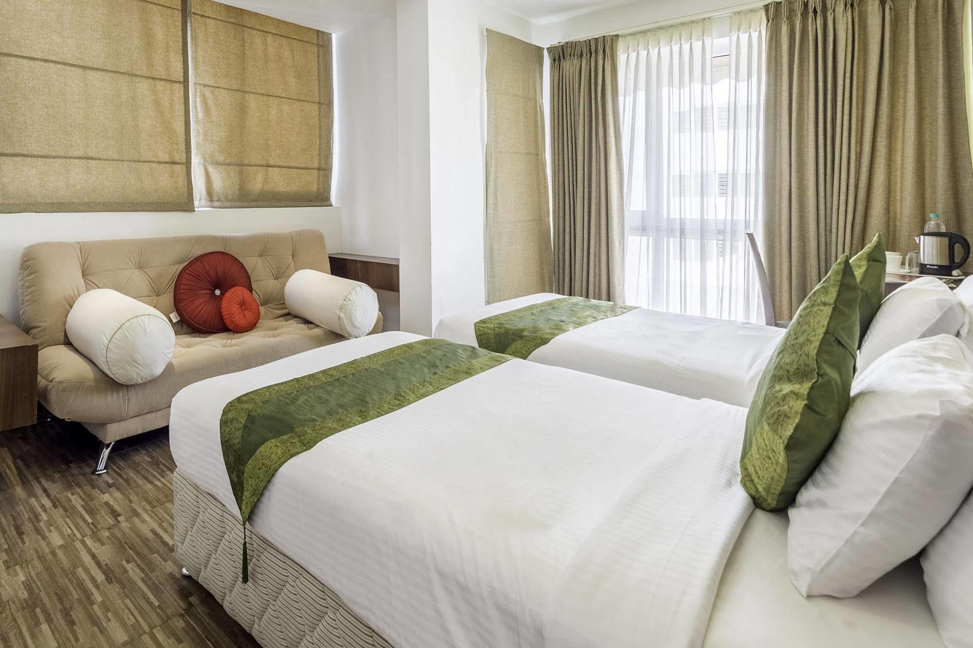 Treebo Trend J's Five Two Boutique Hotel 3*