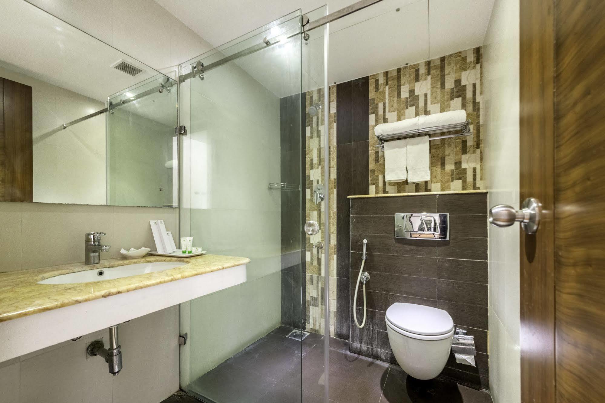Treebo Trend J's Five Two Boutique Hotel Chennai