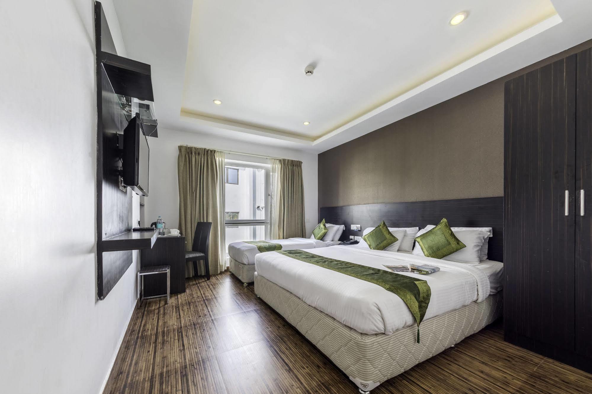 Hotel Treebo Trend J's Five Two Boutique 3*