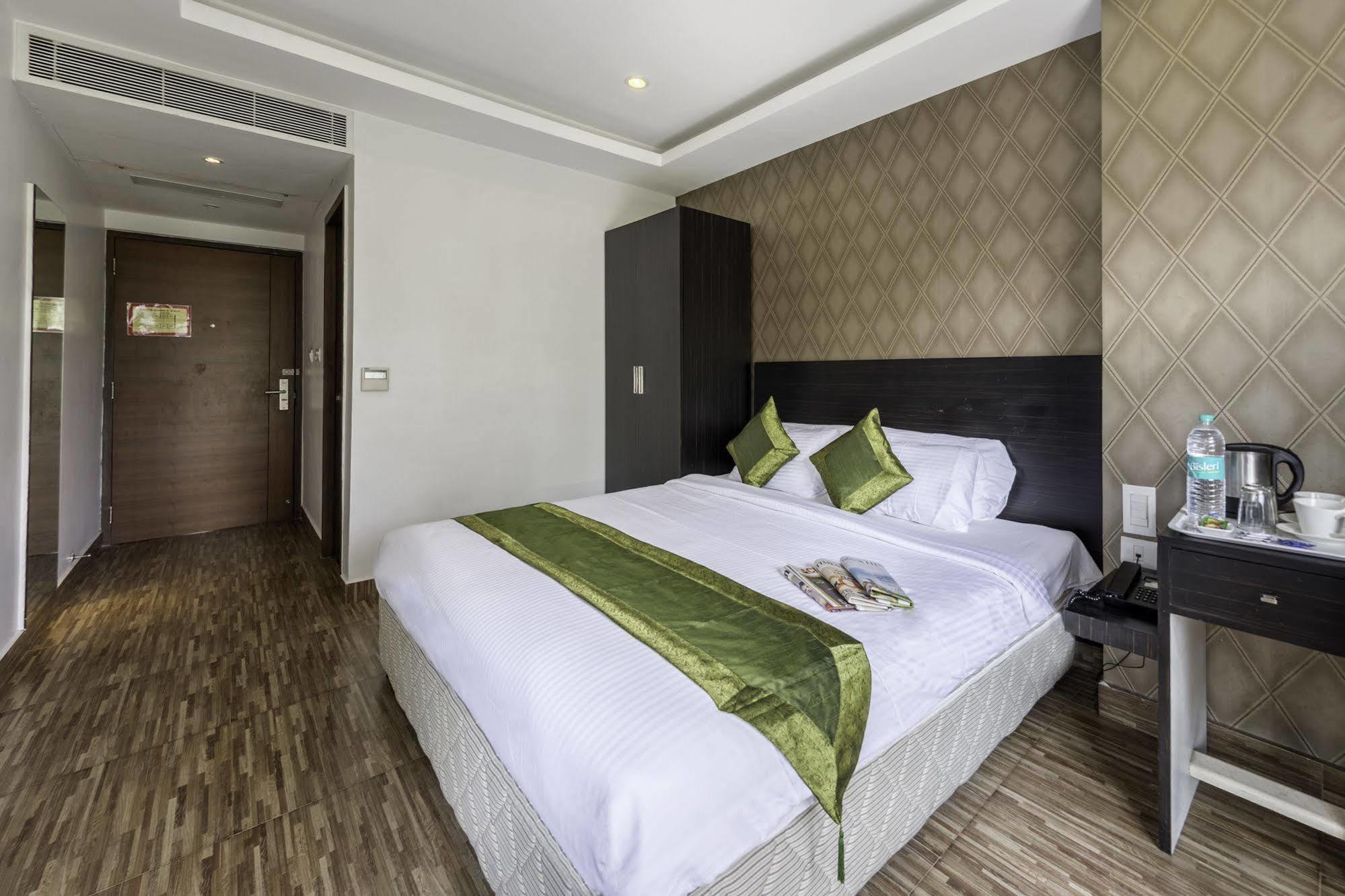 Hotel Treebo Trend J's Five Two Boutique 3*